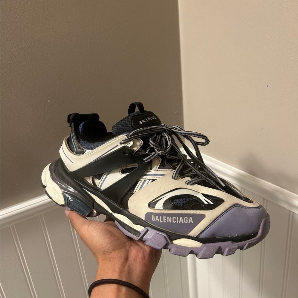 Balenciags tracks